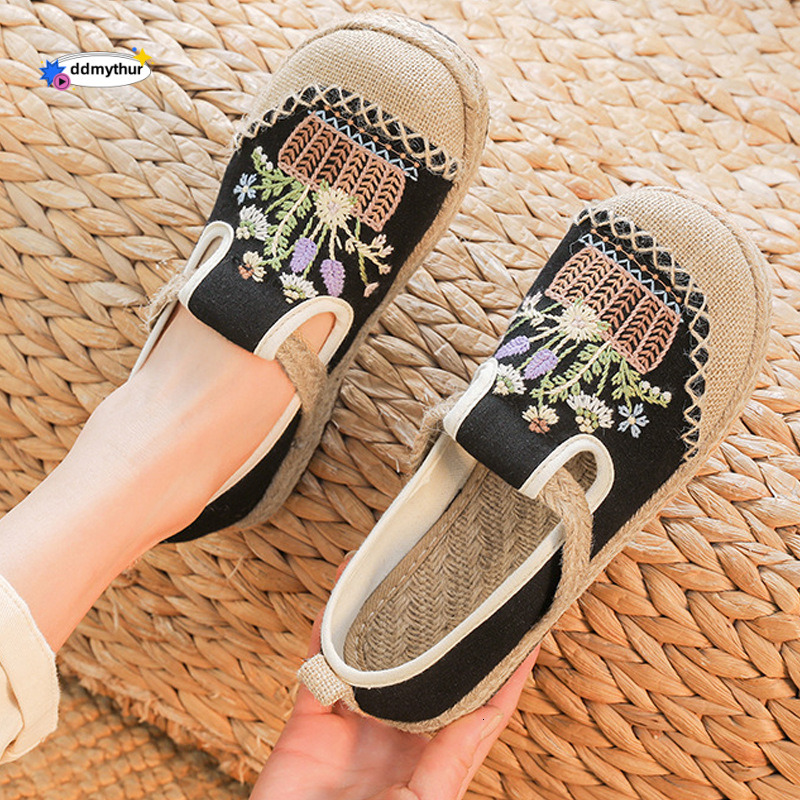 2025 New Ethnic Style Embroidered Slip-On Low-Cut Old Beijing Woven Round-Toe Cloth Shoes for Women ddmythur