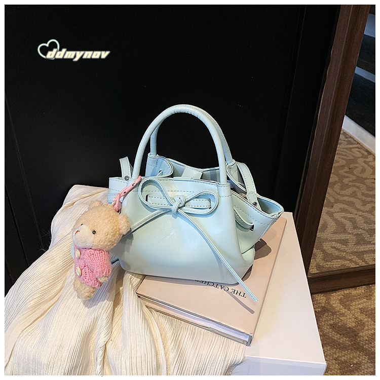 Handheld Trendy Niche Bucket 2025 New Fashion Korean Style Shoulder High-end Versatile Crossbody Bag for Women ddmynov