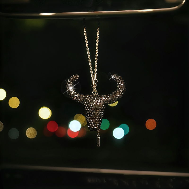 Fashion personalised drilling large cow horn car pendant exquisite cow head mirror decoration western cowboy wind car interior decoration