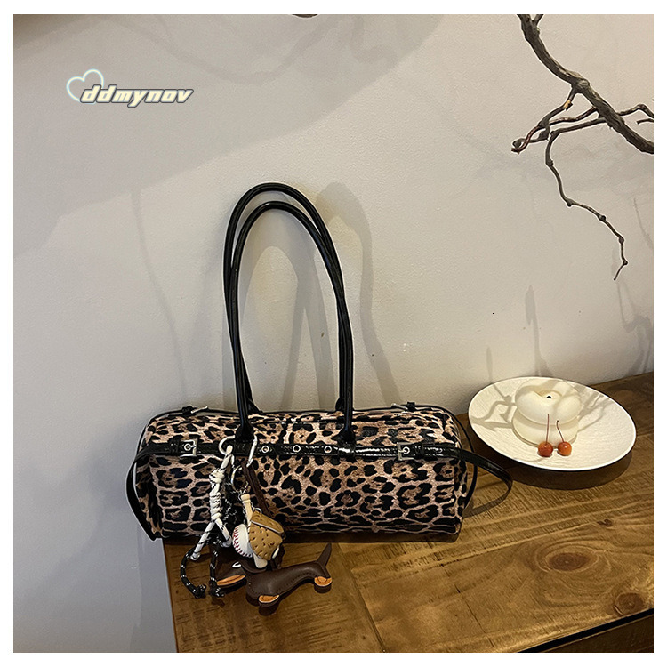 Korean Style Fashion Leopard Print Baguette 2024 New Autumn Large Capacity Commuter High-end Handbag Shoulder Bag ddmynov