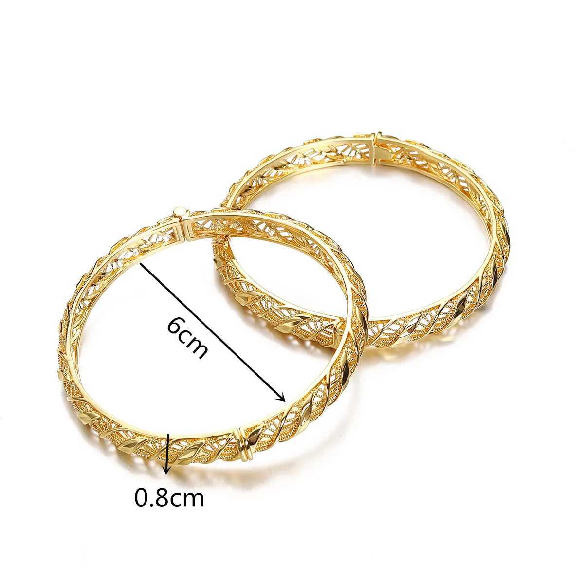 Luxury Design Gold Color Heart Pattern Cuff Unisex Wide Bangle Z250616