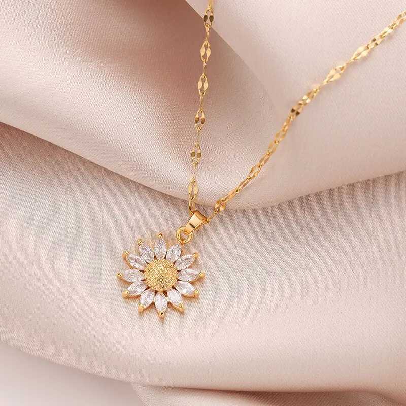 New Arrival 1PCS Gold-color Necklace Ladies Light Luxury Style Flower Pendant Inlaid Zirconia Titanium Steel Chain Holiday Jewelry V250616