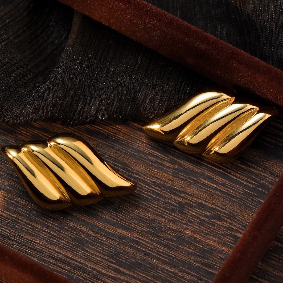 Trendy Fashion Personality Angel Wings Earrings for Women Gold Non-Fading Titanium Steel Ear Jewelry