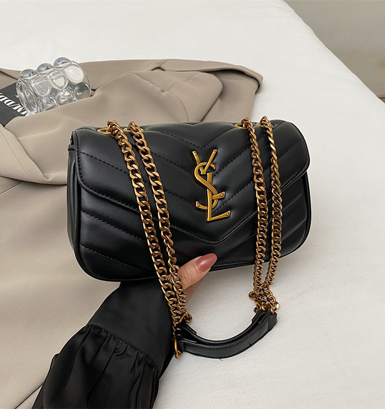 Free shipping designer 2025 new Korean version high-end embroidery thread diamond grid fashion envelope bag cloud bag chain bar single shoulder black 