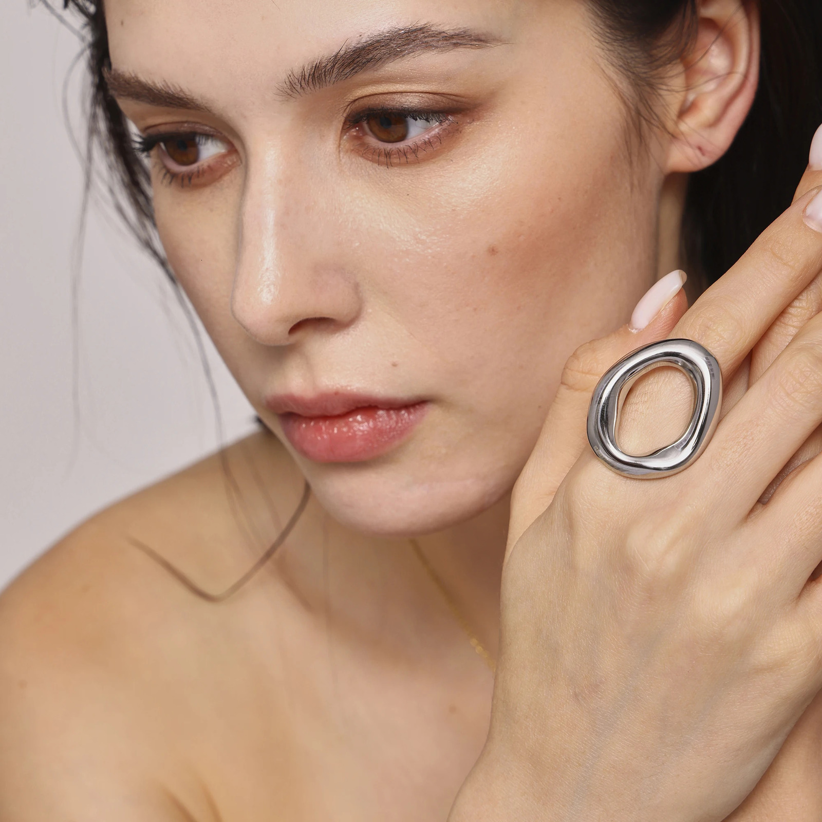 Nivora Big Rings for Women Hollow Round Charm Stainless Steel Cocktail Rings Fashion Women Open Ring Resistant Jewelry Anillos 250610