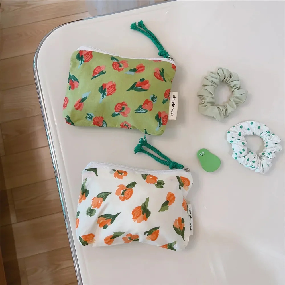 Cute Wallet Women Cotton Key Coin Purse Mini Coin Pouch Girls Floral Print Lipstick Sanitary Napkin Organizer Zipper Canvas Bags 250614