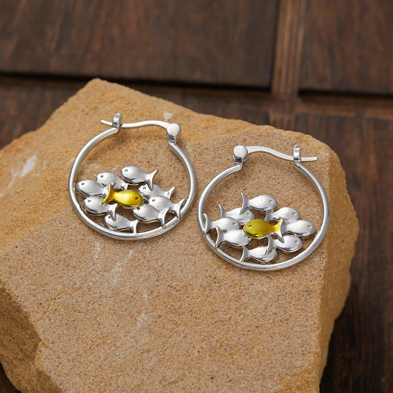 Vintage Circle A Group of Fish Sense Hoop Earrings for Women Creative Delicate Cute Earrings Jewelry Accessories 250610