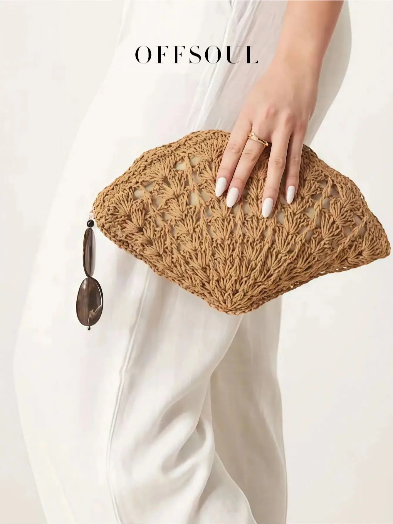 The Vintage Handwoven Straw Bag with a Seashell Shape and Acrylic Pendantants Is Perfect Party Handbag 250614