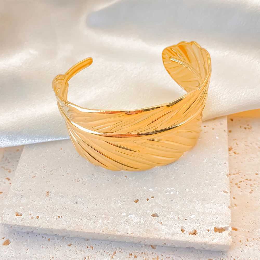 eManco Stainless Steel Womens Wide Bangles Luxury Gold Plated Cuff femme Vintage Jewelry Gift 48 Hour Shipping Z250616