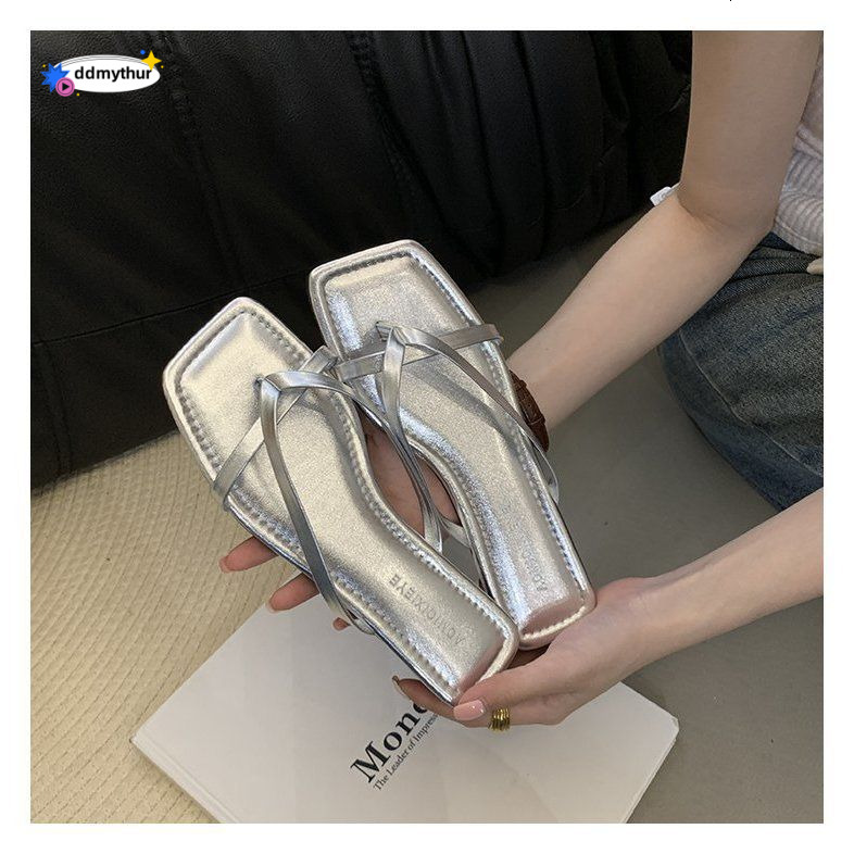 Flat Clip-On for Women, Outdoor Wear, 2025 Summer New Simple Elegant Korean Style Square Toe Beach Sandals ddmythur