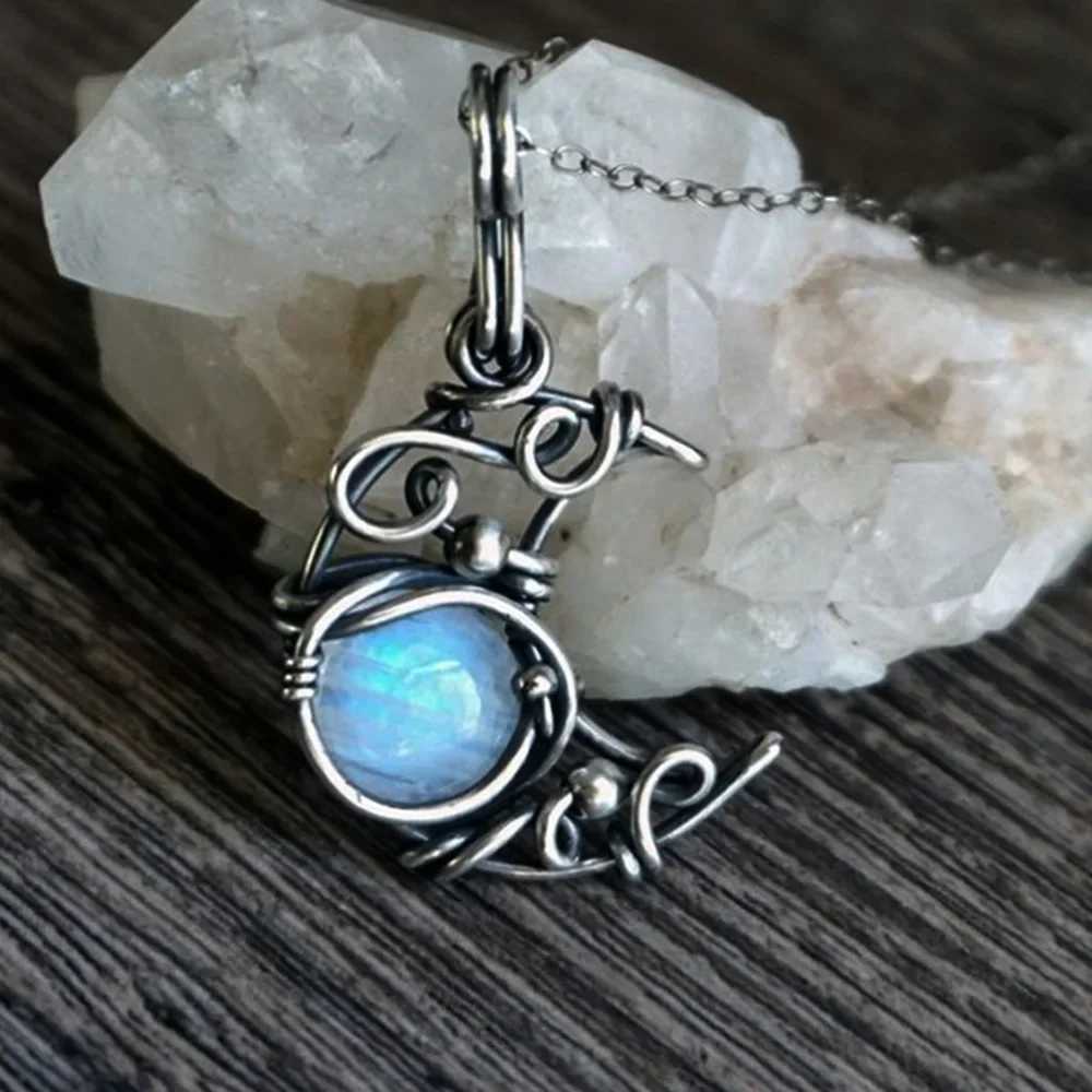 New Arrival Artificial Moonstone Antique Pendant Necklace Gems Cabochon Vintage Boho Moon Necklace for Ladies Girls Women Gift V250616