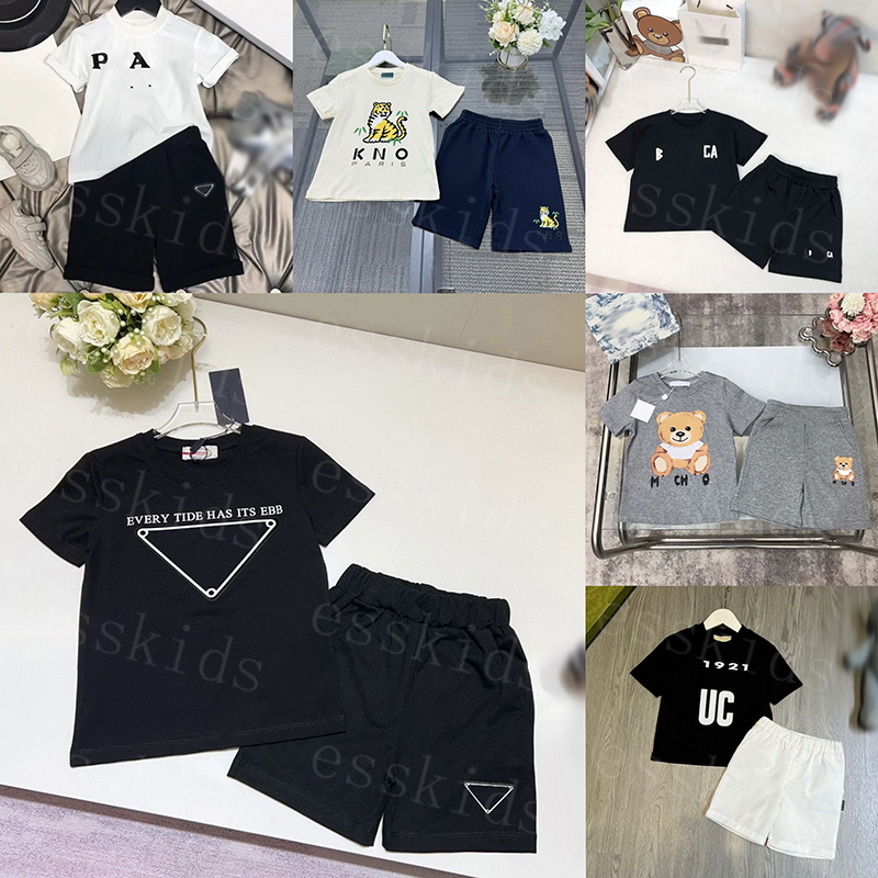 Sports Two-piece Set For Children Tee Shirt Boys Girls Shorts Designer Baby Clothing Sets -6 Printted Short Sleeve Kids Tops Luxury Sweat Pants DPD2506166