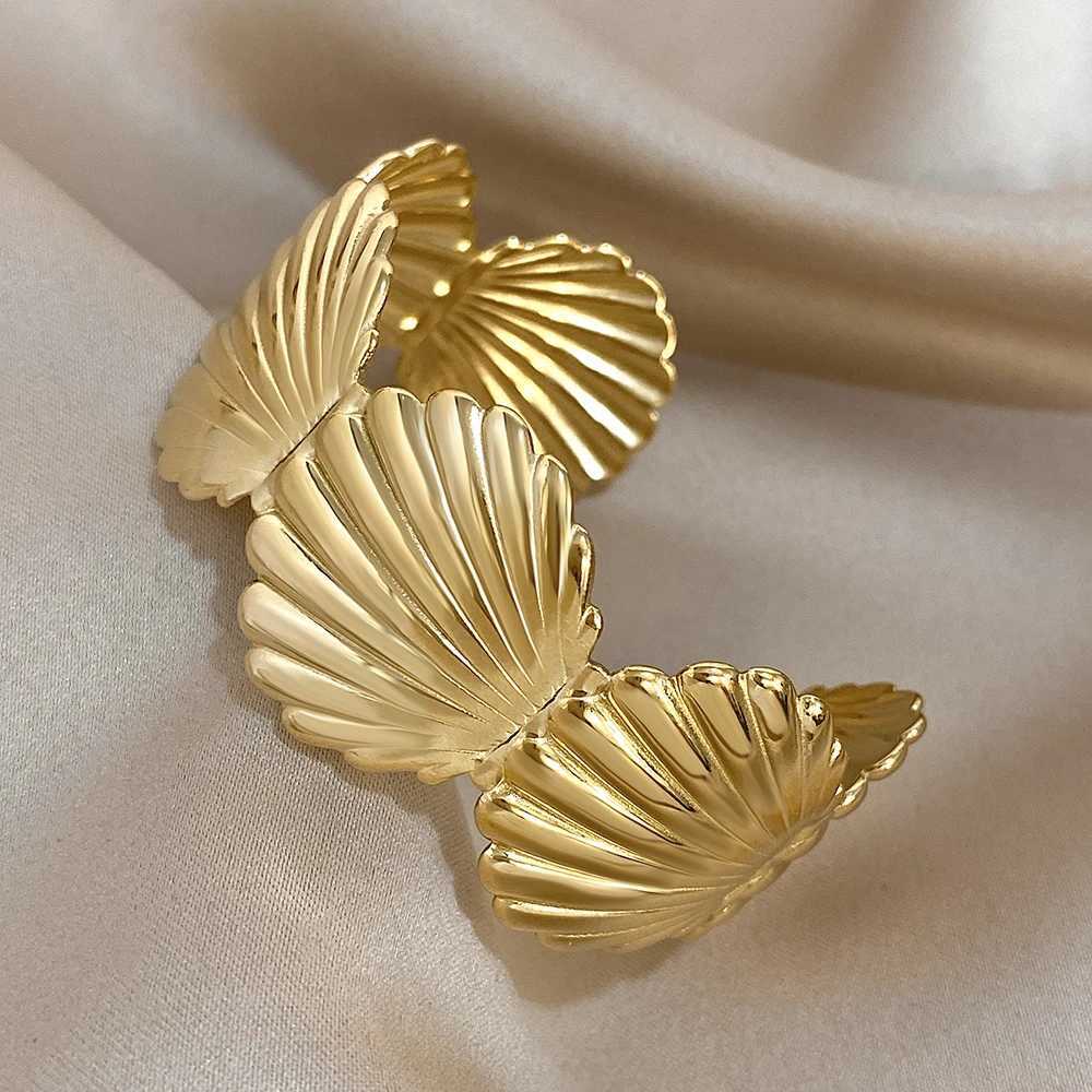 Bohemia Gold Plated Shell Shape Stainless Steel Bangles for Women Vintage Open Cuff Bangle Summer Beach Holiday Jewelry Z250616