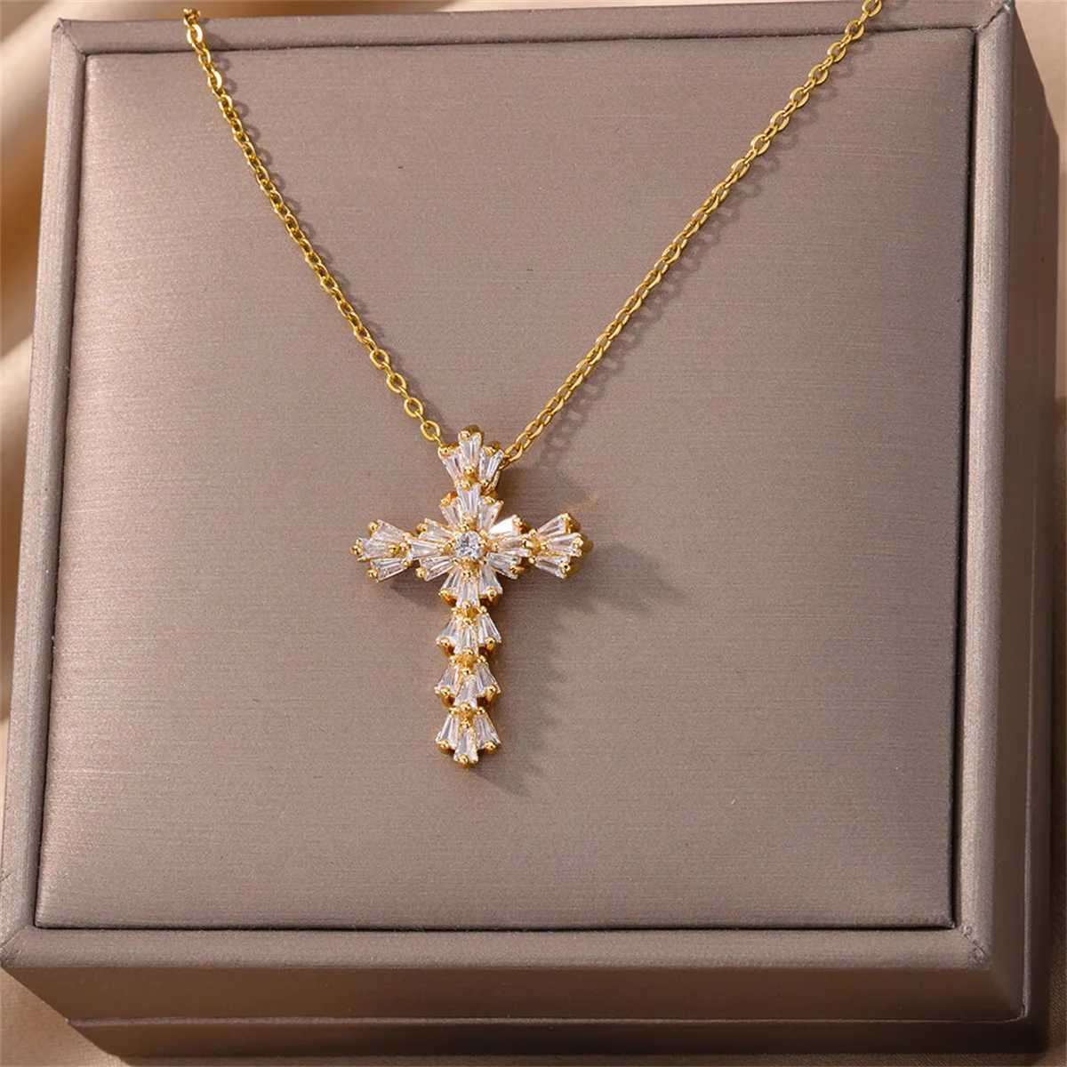 New Arrival Luxury Zirconia Cross Pendant Necklace for Women Zircon Crystal Stainless Steel Chain Charm New Trend Aesthetic Jewelry collares V250616