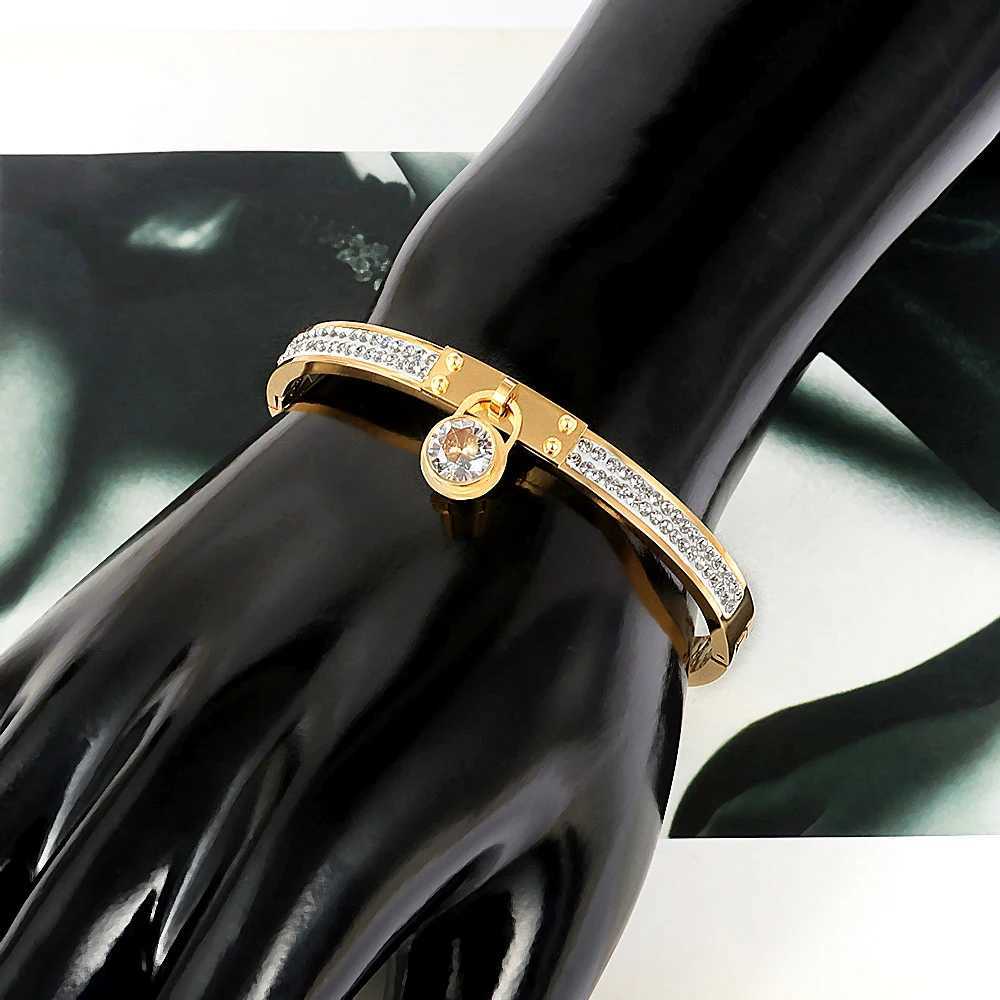 FYSARA Fashion Zirconia Crystals Bangle Stainless Steel Rivet for Women Brand Jewelry Big Crystal Pendant Cuff Chain Z250616