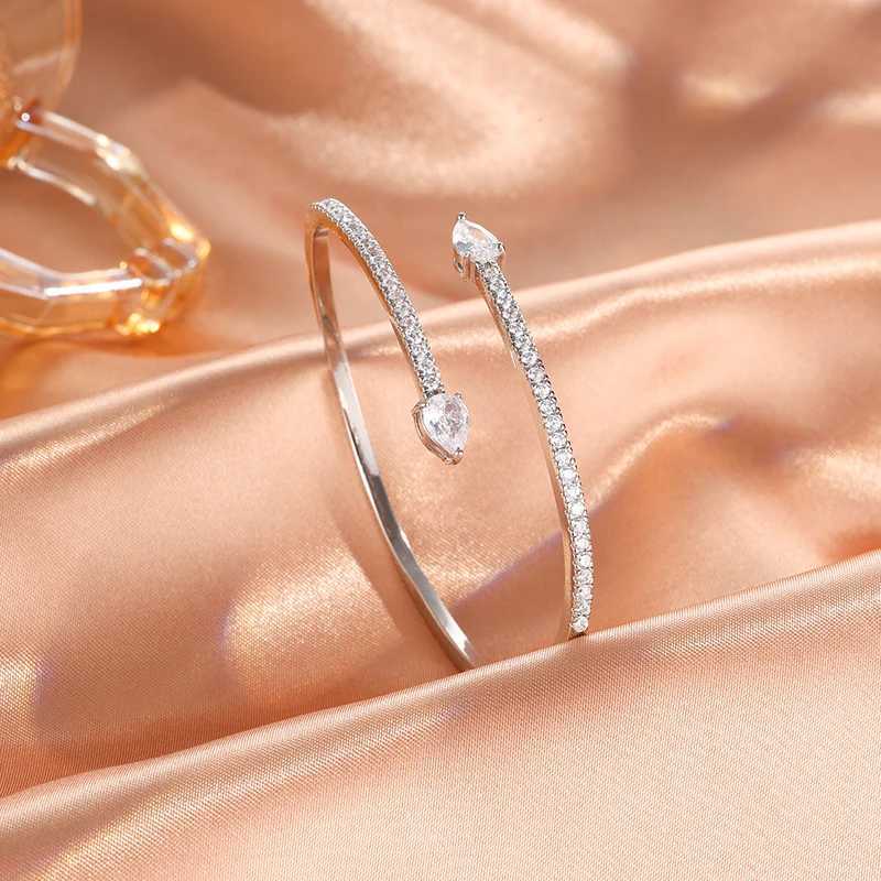 Sweet And Romantic Leaves Cubic Zirconia Suitable For Women To Wear And Fashionable Jewelry For Summer Travel Z250616