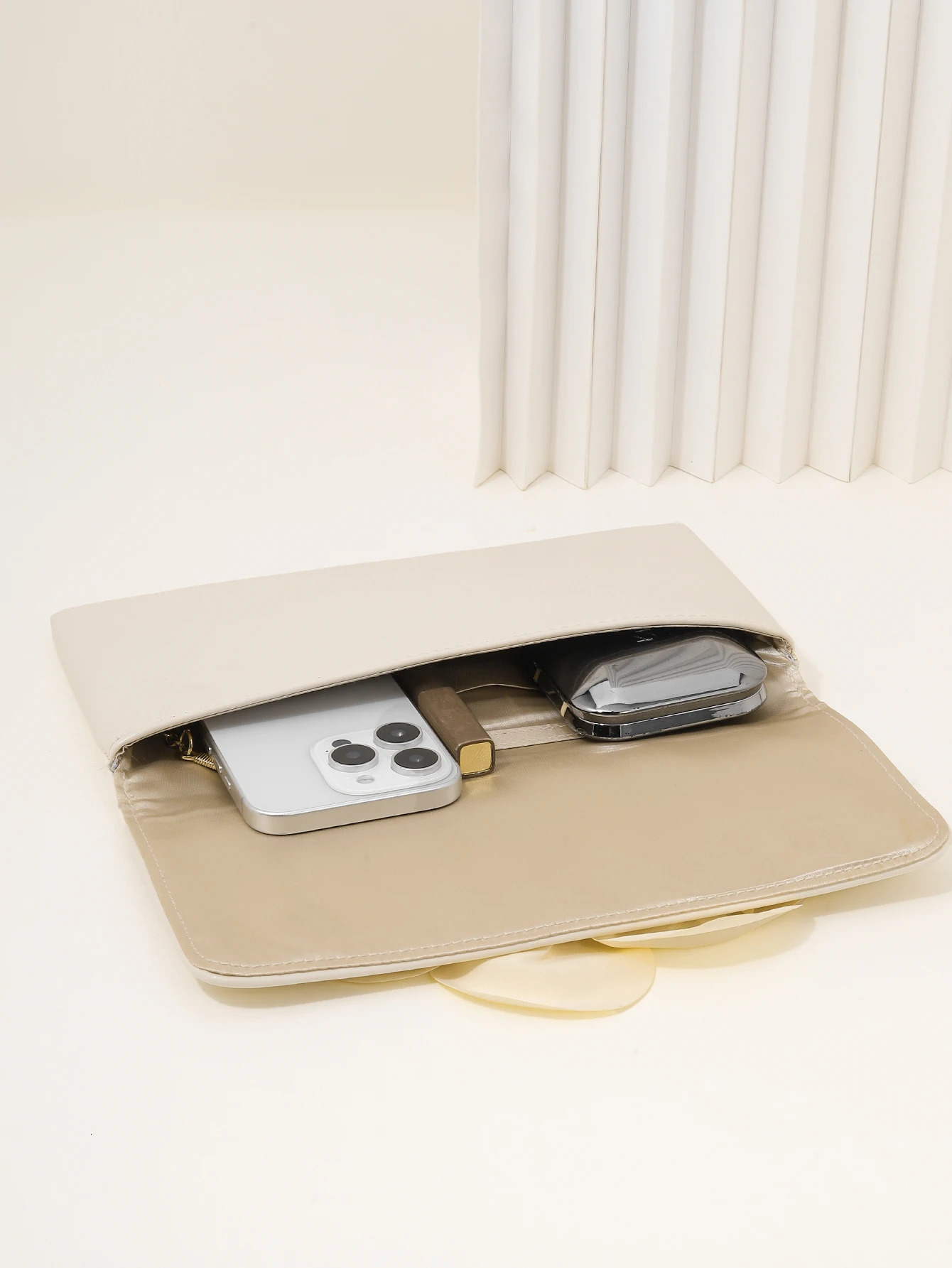 Ruched Evening Purse For WomenHandmade Flower Decor Clutch Bag Elegant Pleated Dinner Wedding Party Prom Banquet 250614