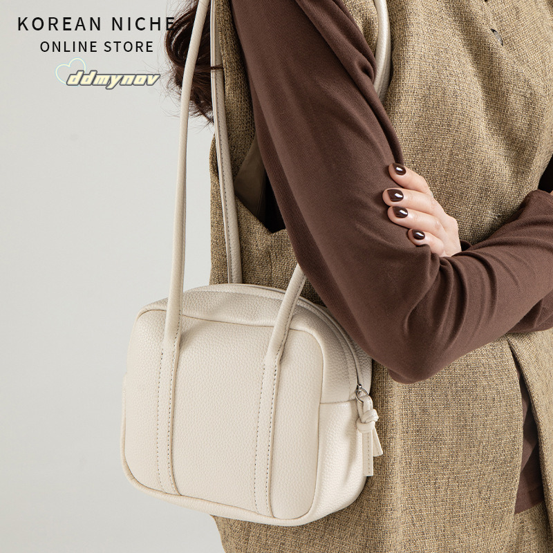 2025 New Korean Style Simple Handheld Boston Niche Design Commuter Versatile Shoulder Crossbody Bag for Women ddmynov