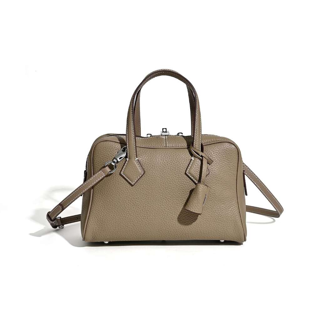 2025 Spring Brand new top leather Victoria small leather women's bag simple bowling hand messenger bag Fashion Lock Shoulder Bags 01