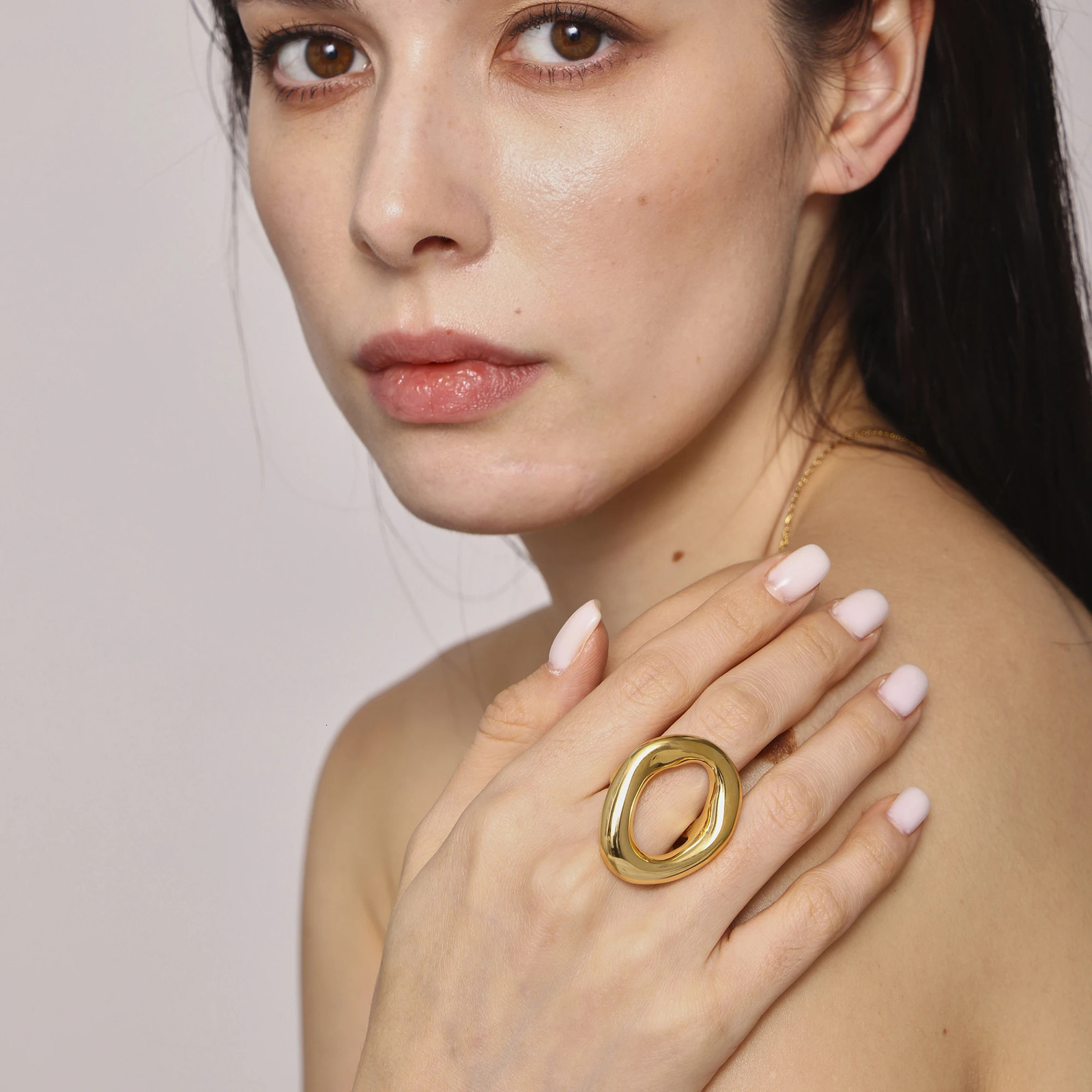 Nivora Big Rings for Women Hollow Round Charm Stainless Steel Cocktail Rings Fashion Women Open Ring Resistant Jewelry Anillos 250610