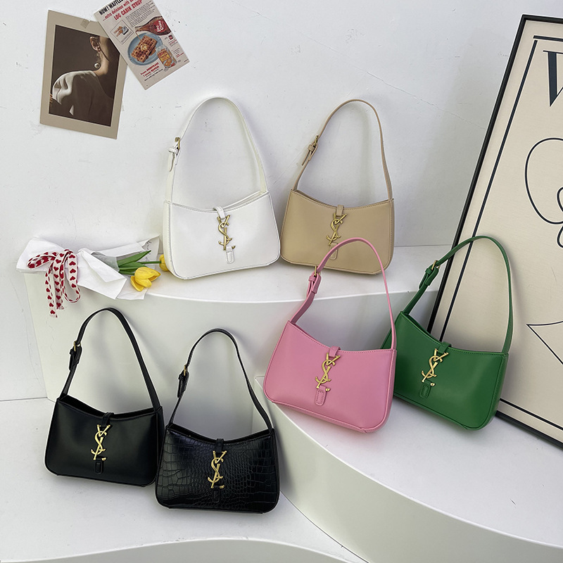 The new high-end and fashionable underarm is popular versatile large-capacity single-shoulder bag for women