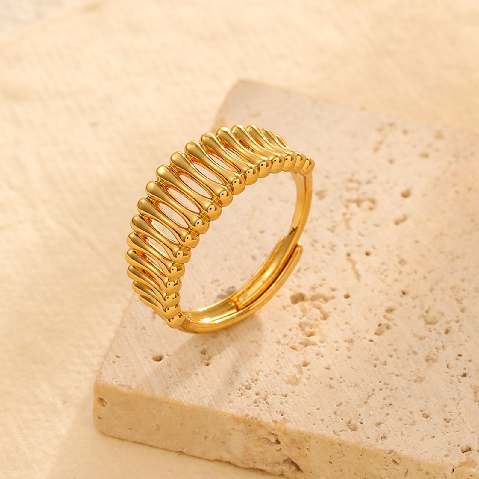 Light Luxury Fashion Simple Elegant Versatile Hollow for Women Niche Design Stainless Steel Non-Fading Ring