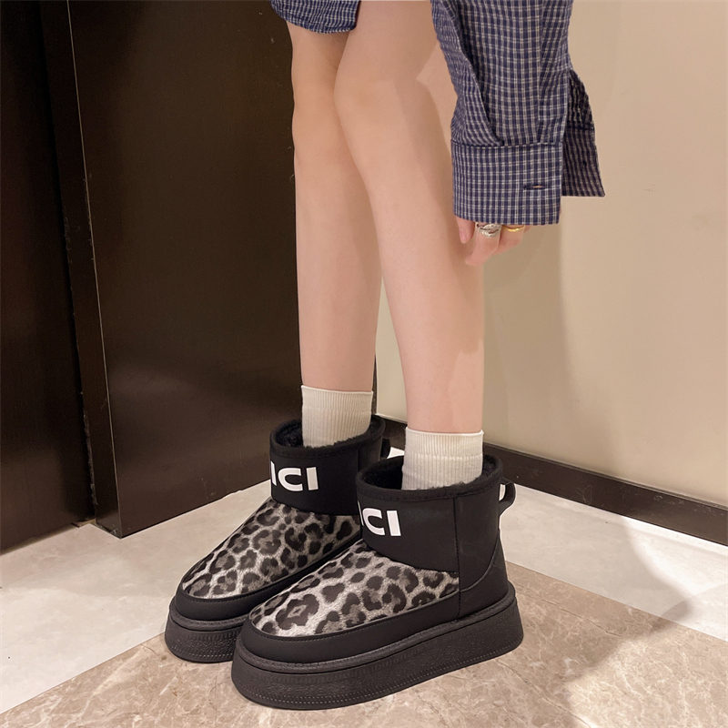 hot Free shipping designer Boots for woman cotton shoes keep warm Fashion Boots classic white black brown snow boots