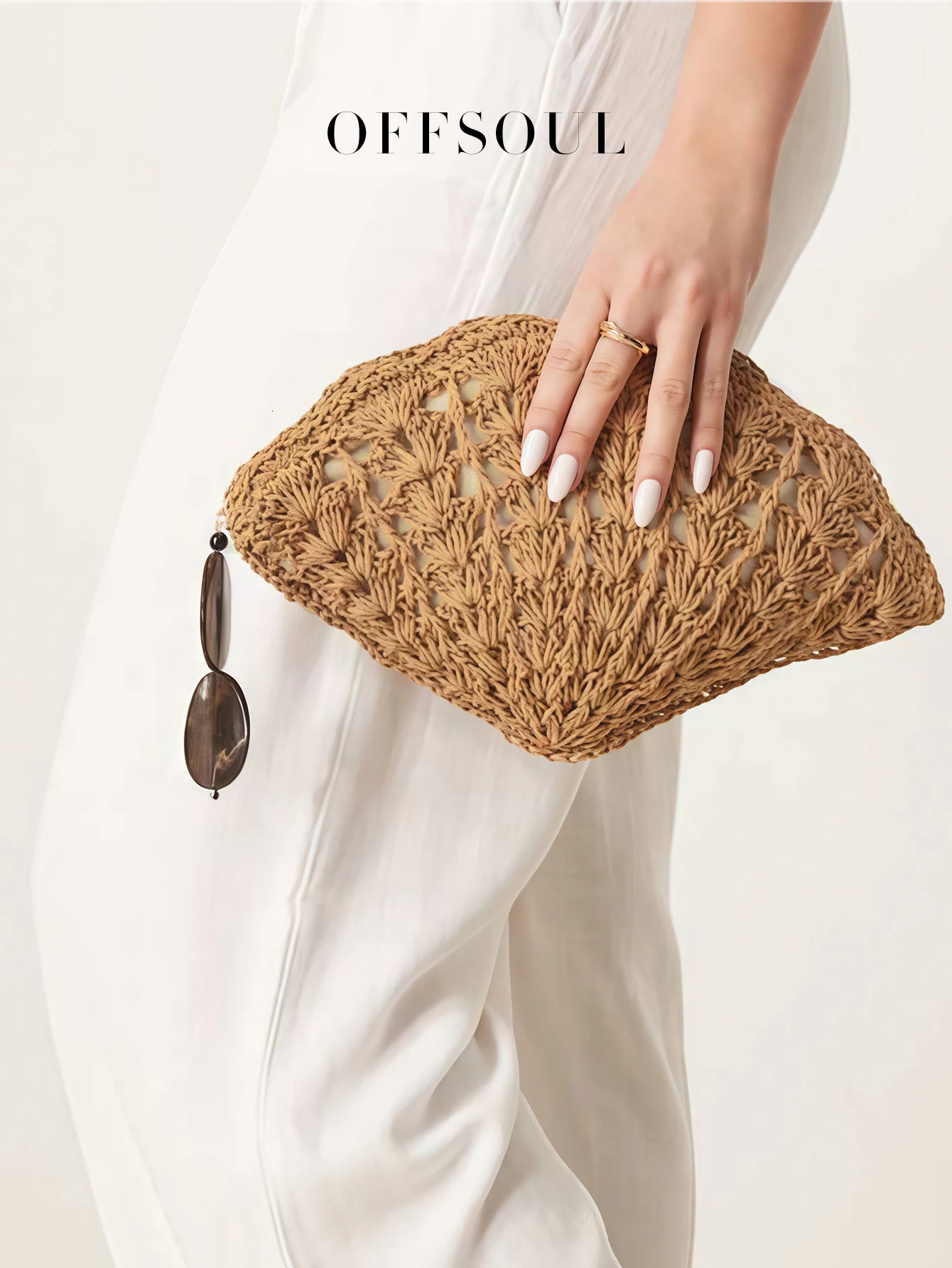 The Vintage Handwoven Straw Bag with a Seashell Shape and Acrylic Pendantants Is Perfect Party Handbag 250614