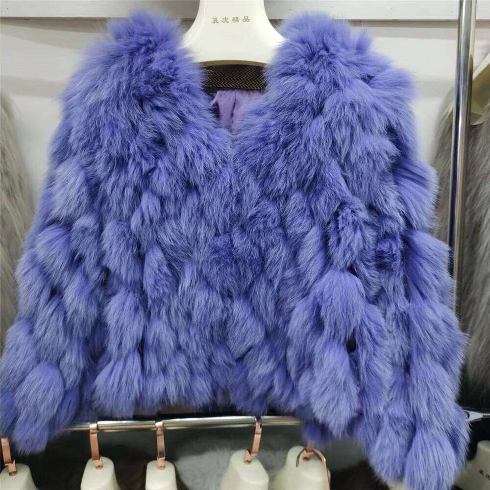 Hot Sales 2024 Women Winter Warm Real Fox Coat High Quality Fashion Full Sleeves V Neck Female Fur Short Outwear