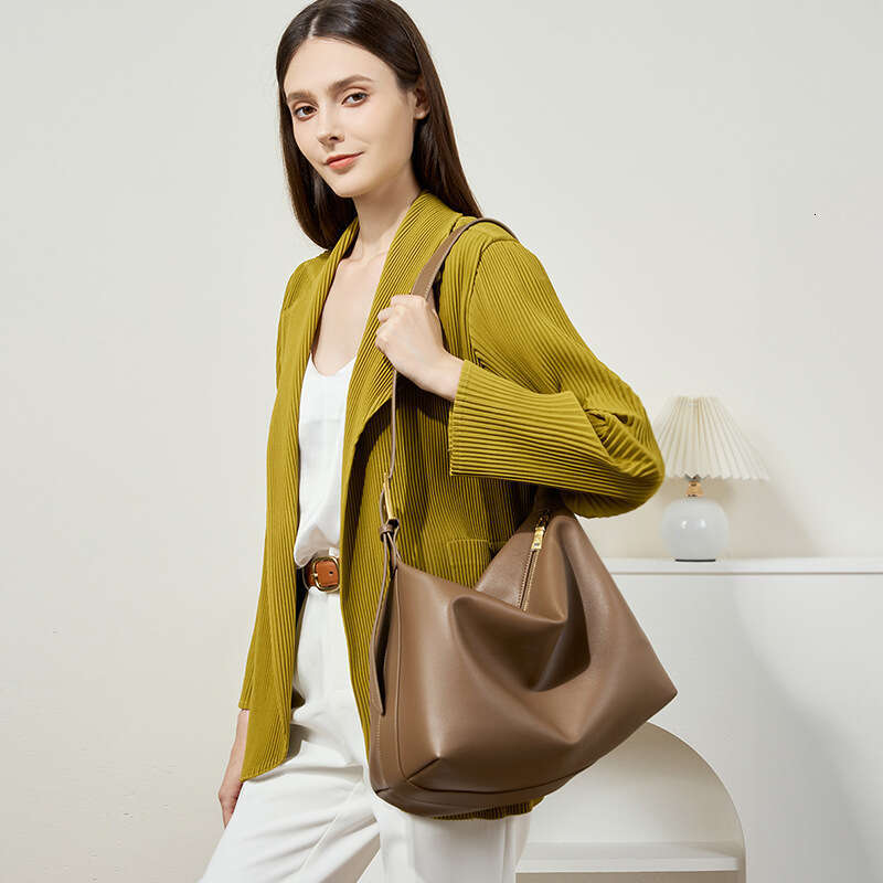 Genuine Leather Underarm Tote Stray for Women 2025 New Cowhide Commuter Large Single Shoulder Crossbody Women's Bag