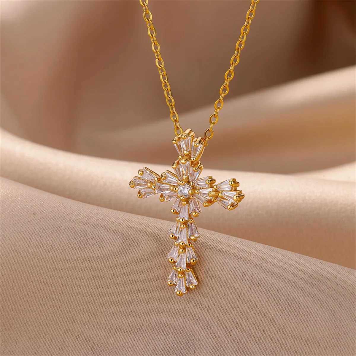 New Arrival Luxury Zirconia Cross Pendant Necklace for Women Zircon Crystal Stainless Steel Chain Charm New Trend Aesthetic Jewelry collares V250616