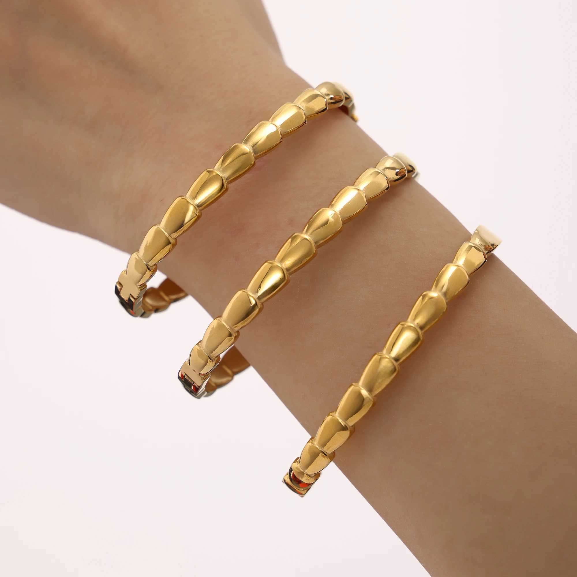 Trendy Stainless Steel Bangle For Women 18k Gold Plated Openable Cuff Carving Style Jewelry Gift Z250616