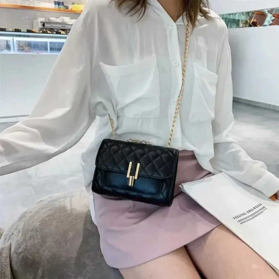 1 Pcs Womens Bag Minimalist Trendy Hot Summer Single Item Chain Shoulder Collar Embroidered Thread Diagonal Multi Functional XJ2520616