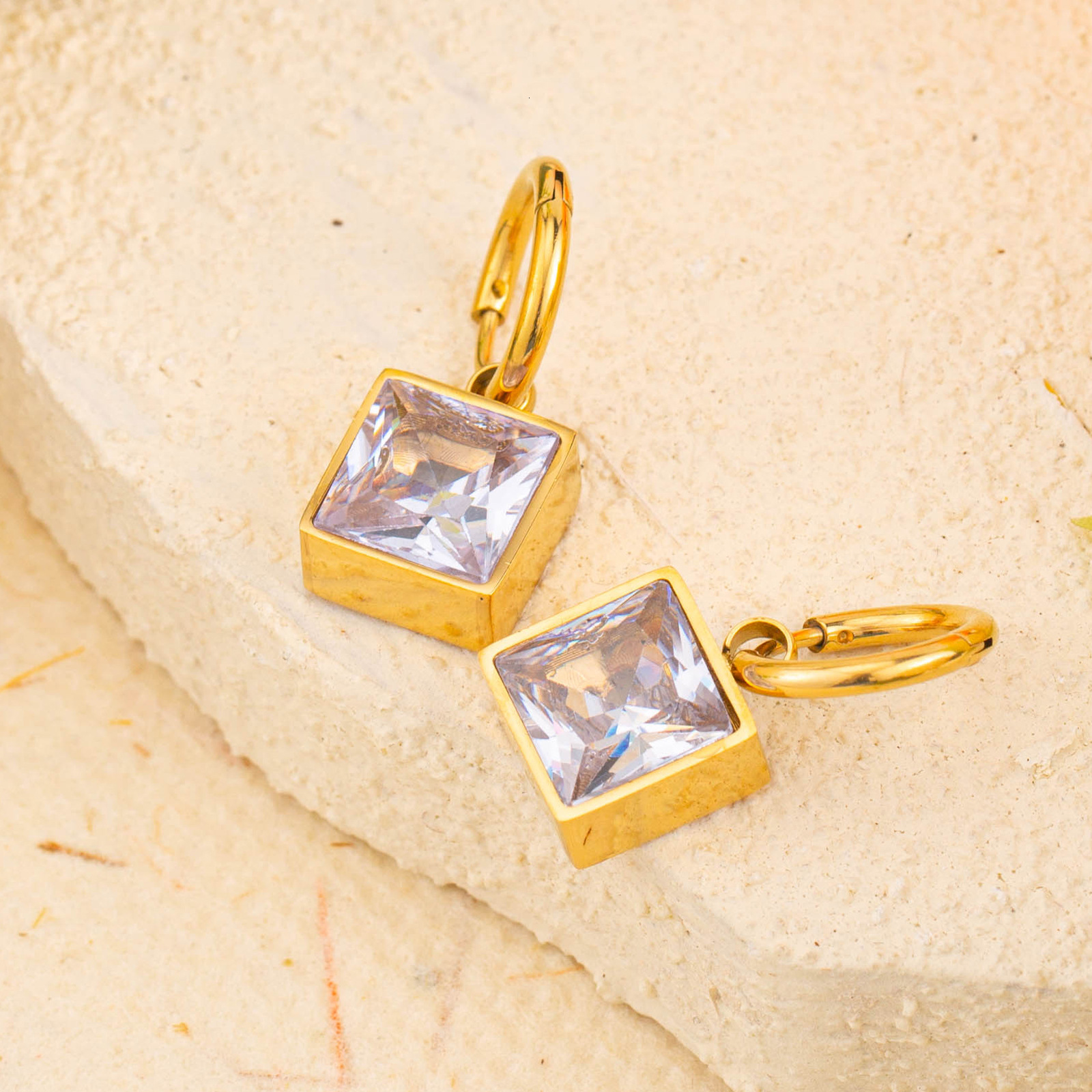 Light Fashion Simple Gold Versatile Zircon Square Earrings for Women Elegant Titanium Steel Non-Fading Ear Jewelry