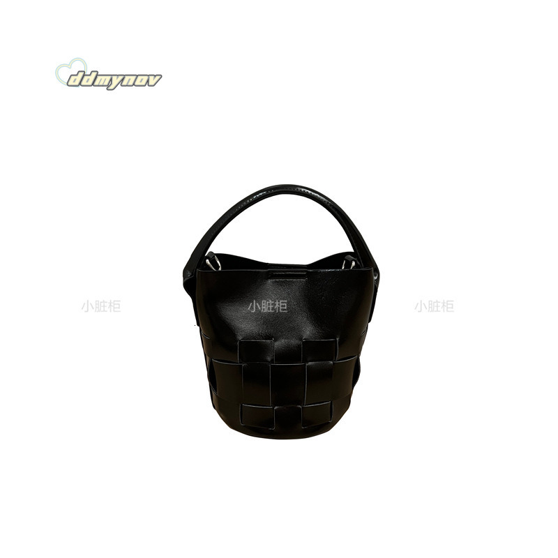 This Season 2025 New Textured Niche Woven Bucket Handheld Versatile Shoulder Crossbody Bag ddmynov