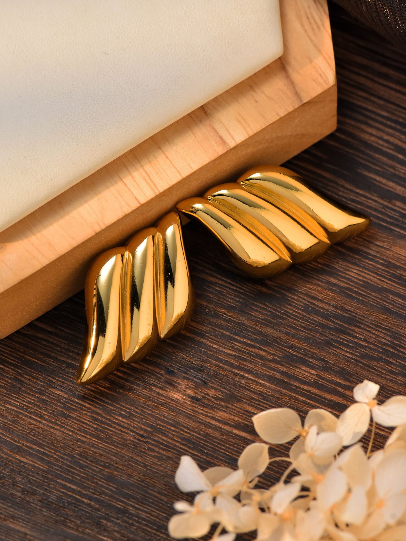 Trendy Fashion Personality Angel Wings Earrings for Women Gold Non-Fading Titanium Steel Ear Jewelry