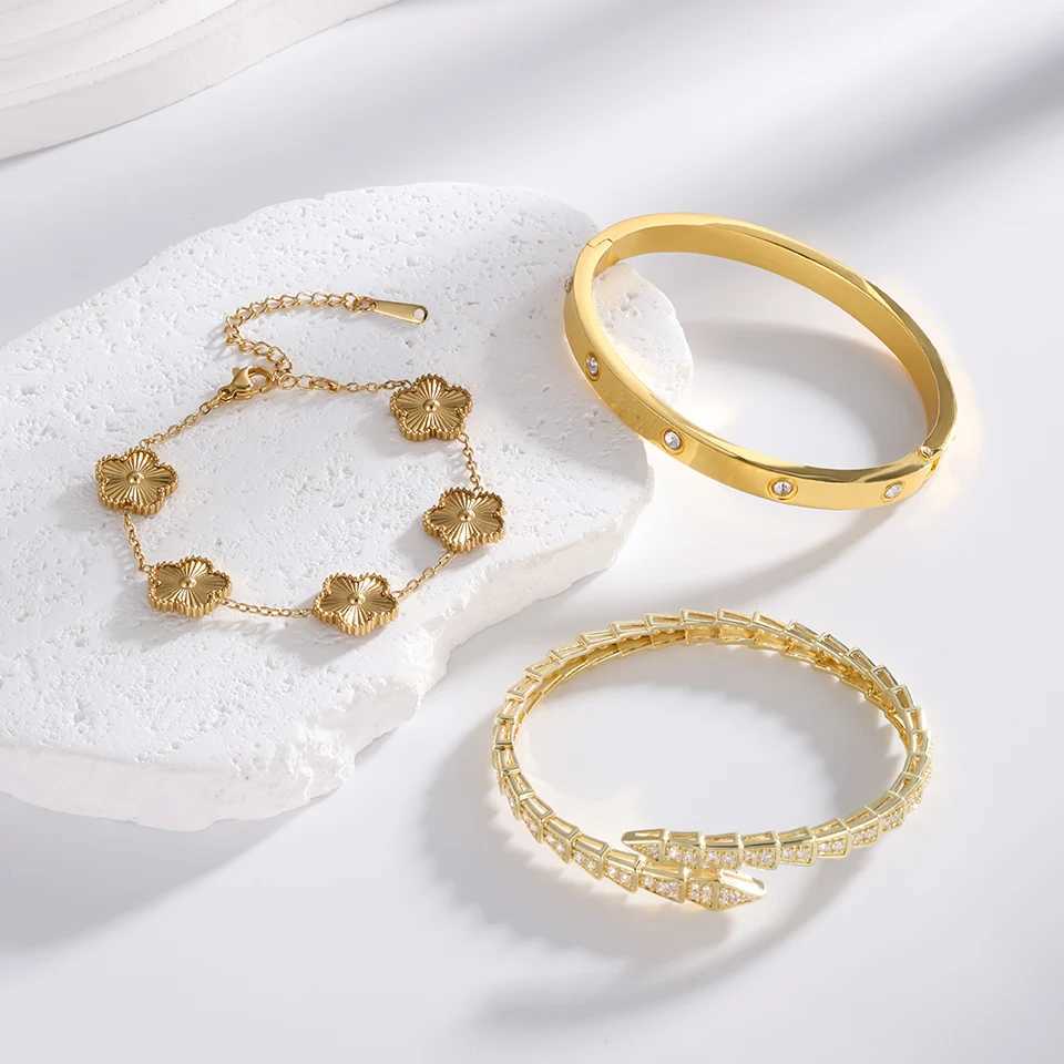 Exquisite Snake Stainless Steel Suitable For Womens Travel And Dressing And Matching Fashionable Jewelry Z250616