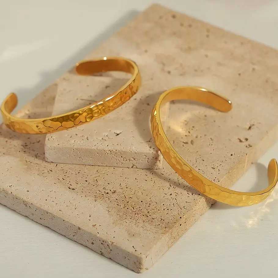 Niovra Stainless Steel Charm Cuff For Women Irregular Hammer Pattern Statement Bangle Female Waterproof Jewelry Z250616