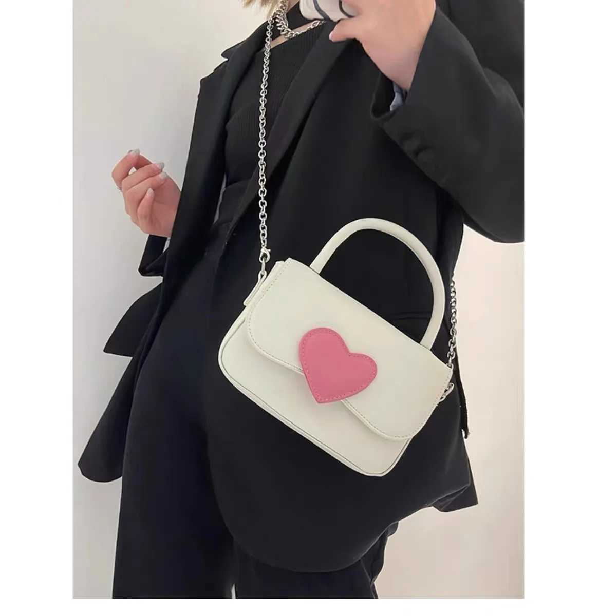 2024 Summer New Pink Love Color Girl Cute Small Square Bag Fashion Hand Chain Crossbody Bag XJ2520616