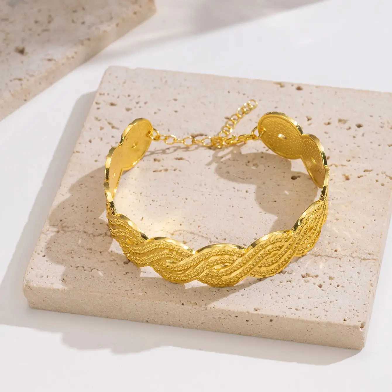 Wide Copper Bangles Gold Plated Wave Design Cuff Free Size Arabic Turkish Bridal Gift Ethnic Gold Bangle for Women Z250616