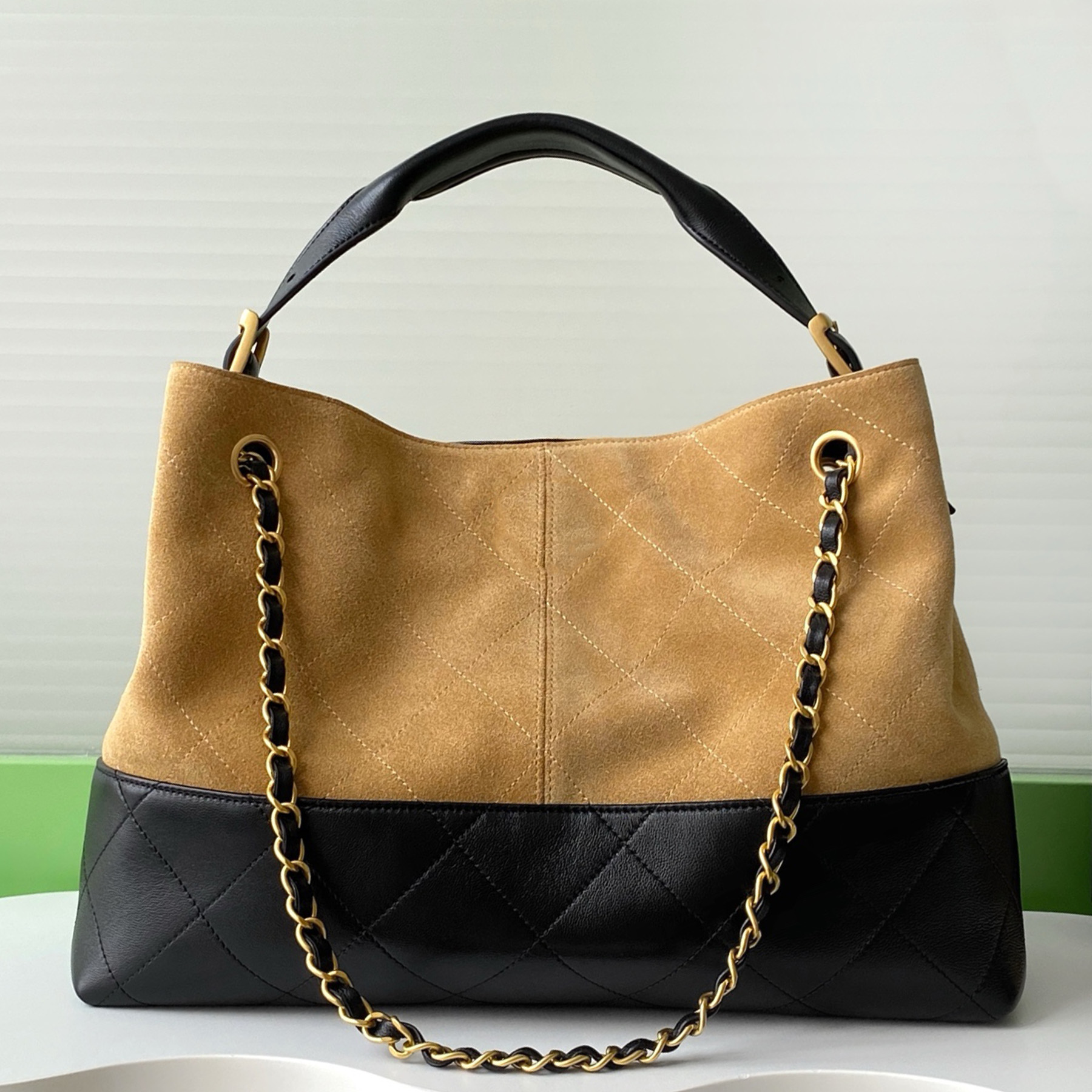 New 10A Shopping Bag Luxury Designer Suede Genuine Leather Shoulder Bag Golden Hardware Crossbody Bag Zipper Pocket Handbag Adjustable Handle Clutch Bag Purse