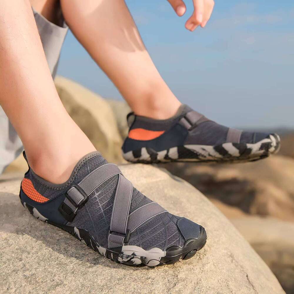 New Design Unisex Summer Aqua Sneakers Walking and Surfing Five Fingers Non-slip Wading Shoes