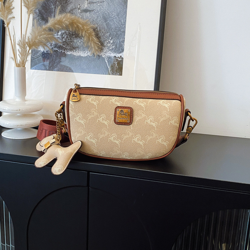 designer High-end Wide Shoulder Strap Pillow Bag for Women 2025 New Printed Dumpling Bag Versatile Shoulder Bag Crossbody Bag