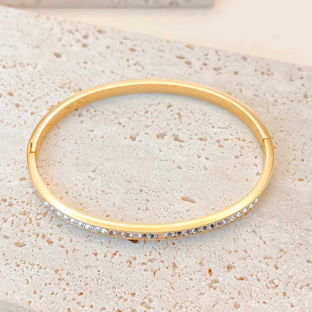 eManco Stainless Steel Jewelry Inlaid White Rhinestone Bangle Womens Waterproof Bangles 48 Hour Shipping Z250616