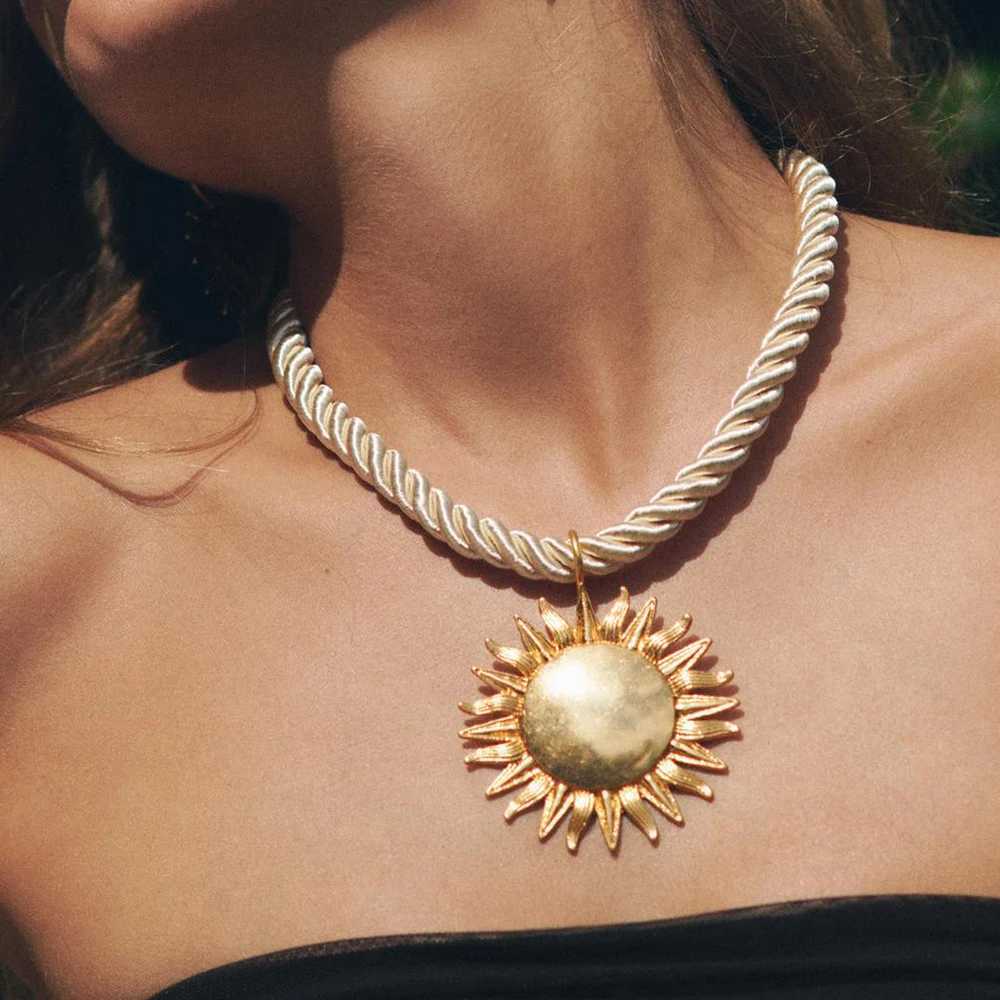 ZAA Vintage Metal Sun Flower Pendant Necklace for Women Rope Chain Collar Jewelry Beach Party Fashion Accessories Gift W250616