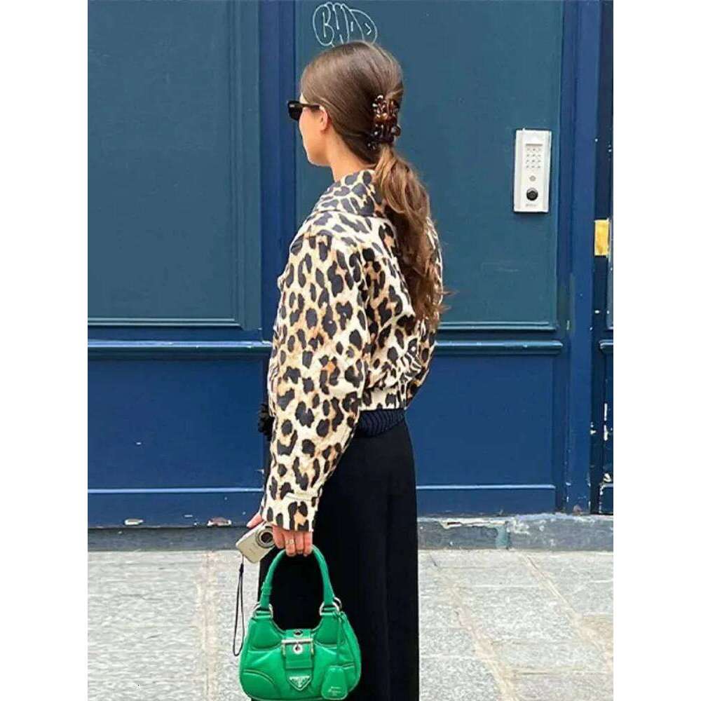 ZBZA Women Leopard Print Vintage Loose Jacket Doll Collar Metal Zipper Patch Pocket Patchwork Coat Fall Winter New Chic Overcoat