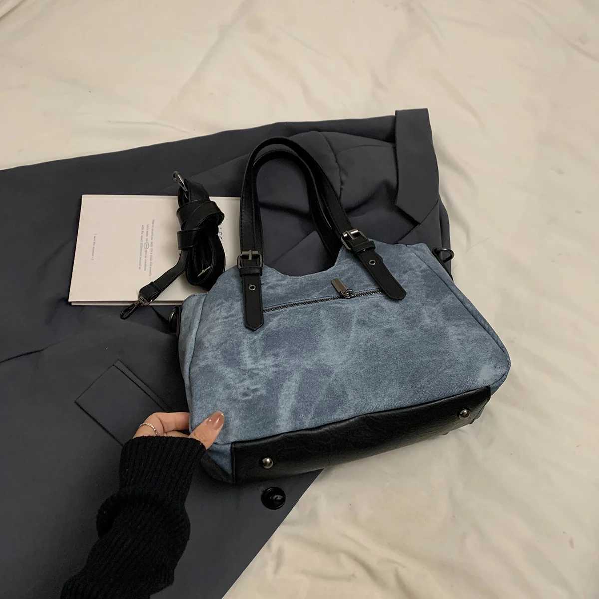 New Womens Fashion Motorcycle Underarm Crossbody Bag Spring Summer Commute Zipper Pocket Stylish Shoulder Handbag Gift XJ2520616