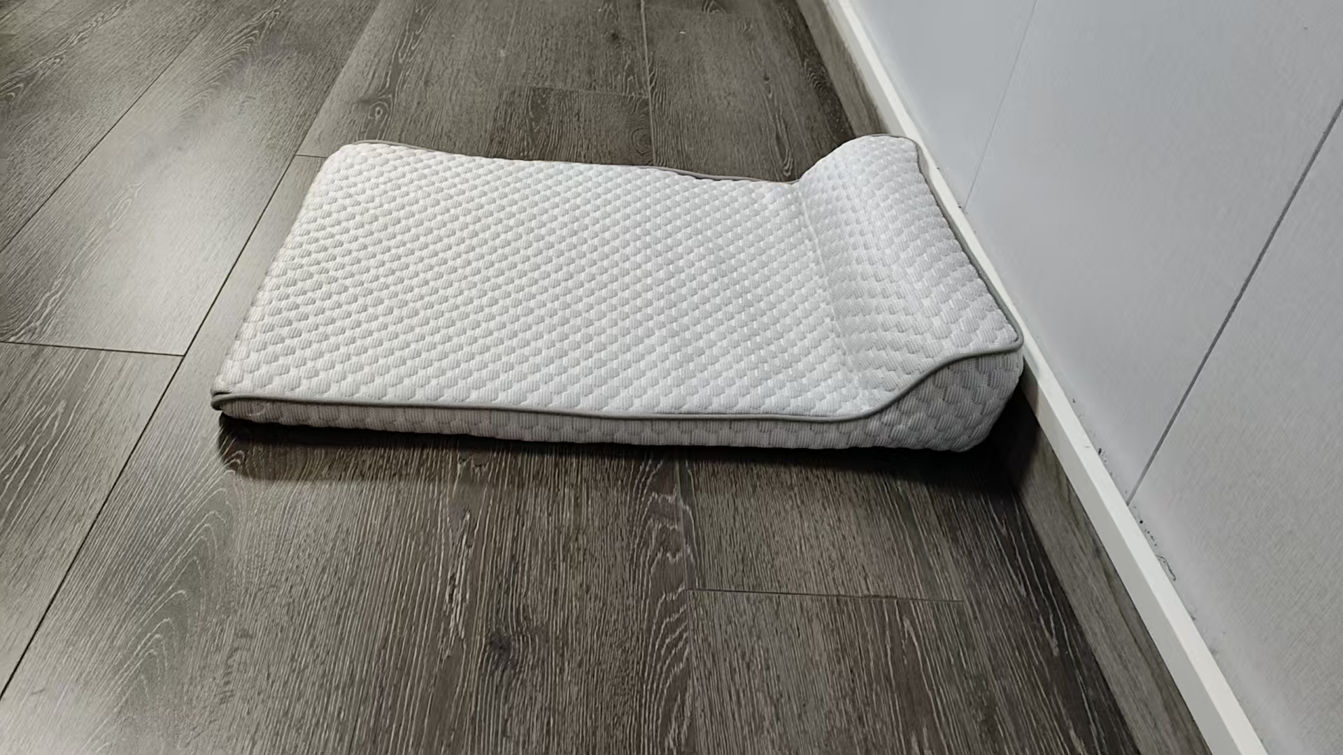 Breathable Pet Mattress with Cool Sleeping Surface - Durable & Scratch Resistant