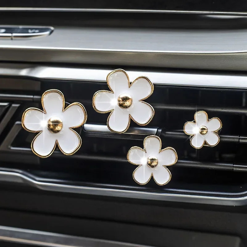 4Pcs/Set Car Outlet Vent Perfume Clips Car Air Freshener Conditioning Aromatherapy Small Daisy Interior Decoration Accessories 250610