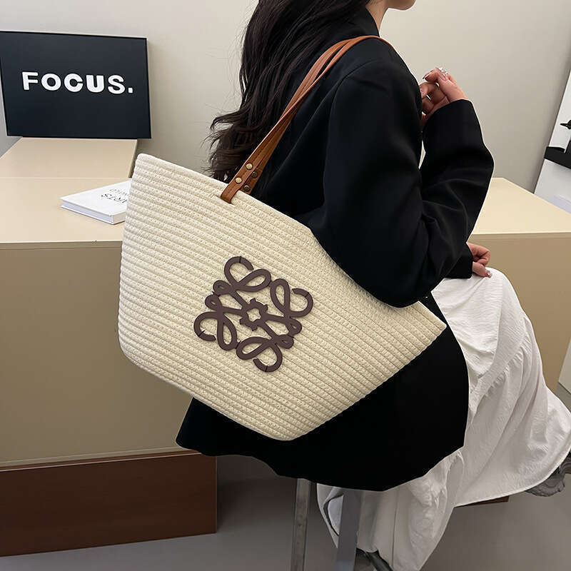 Free shipping designer bag Luxury for Women Trendy Fashion Handbag Embroidered Logo Straw Basket Woven Beach Bag Handbags tote purse Fashionable and v